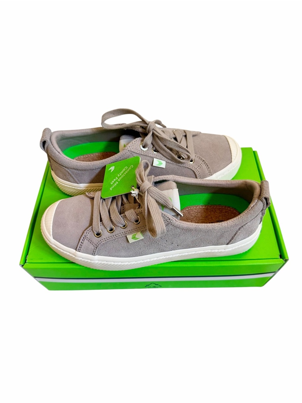 🌿✨ NEW Cariuma OCA Suede Sneakers